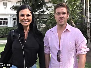 Jasmine Jae brings her man toy along for a pov tearing up